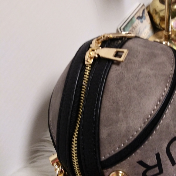 Basketball Style Handbag - Picture 5 of 6